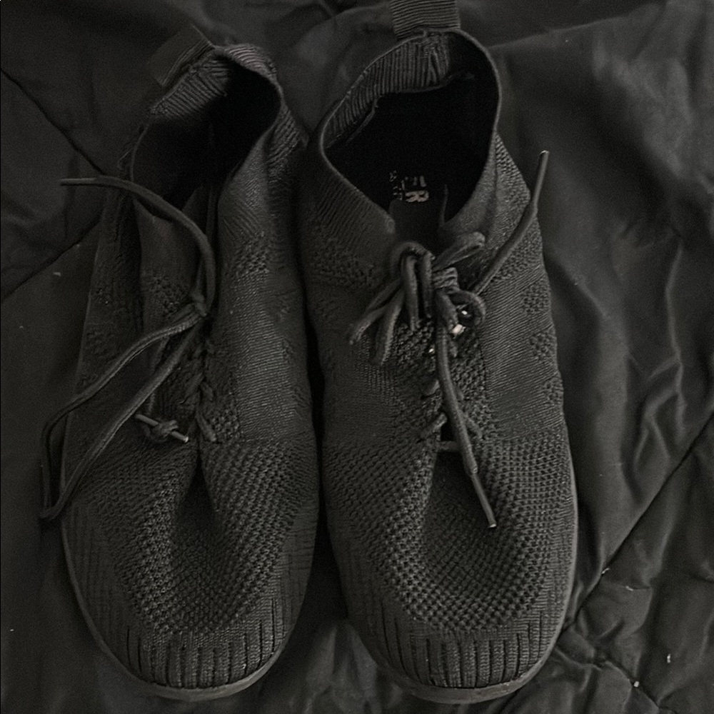 Men's Black Knit Sneakers